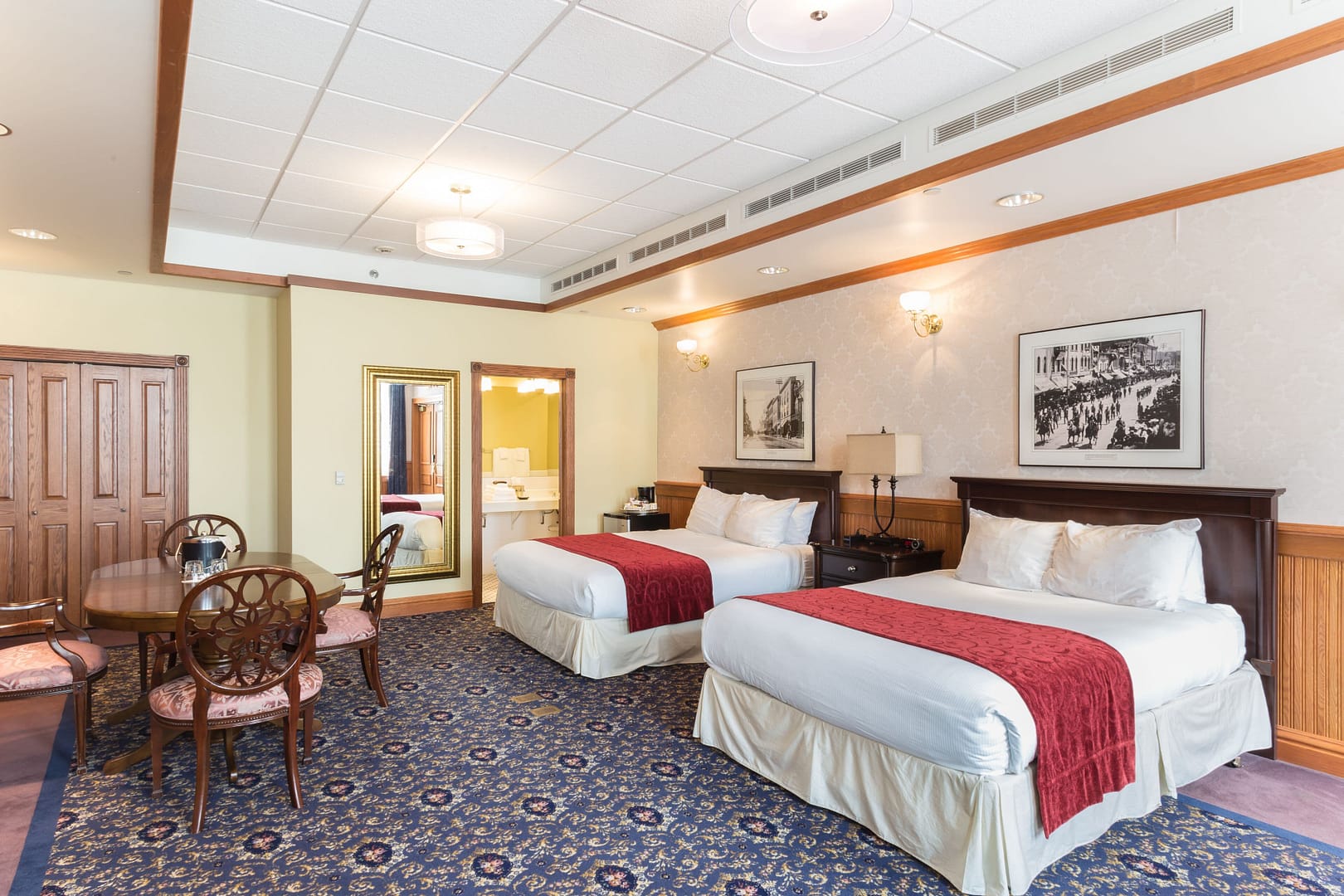 Bedroom view of Hotel Winneshiek