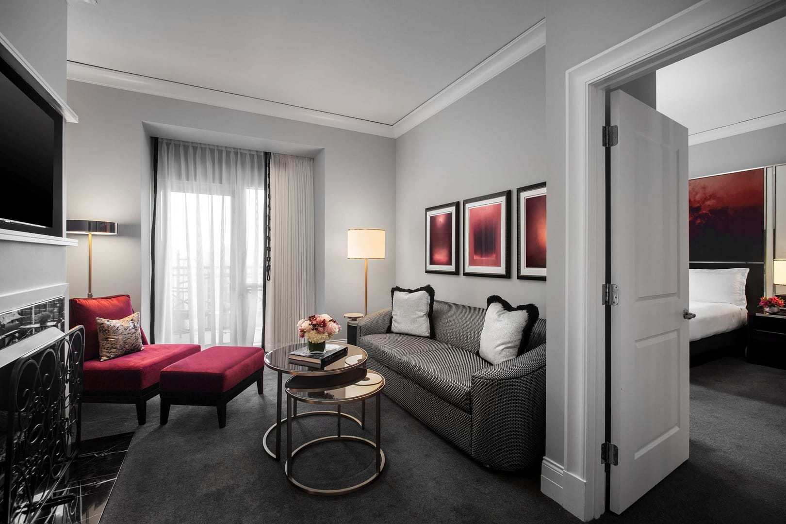 Living room view of Waldorf Astoria Chicago