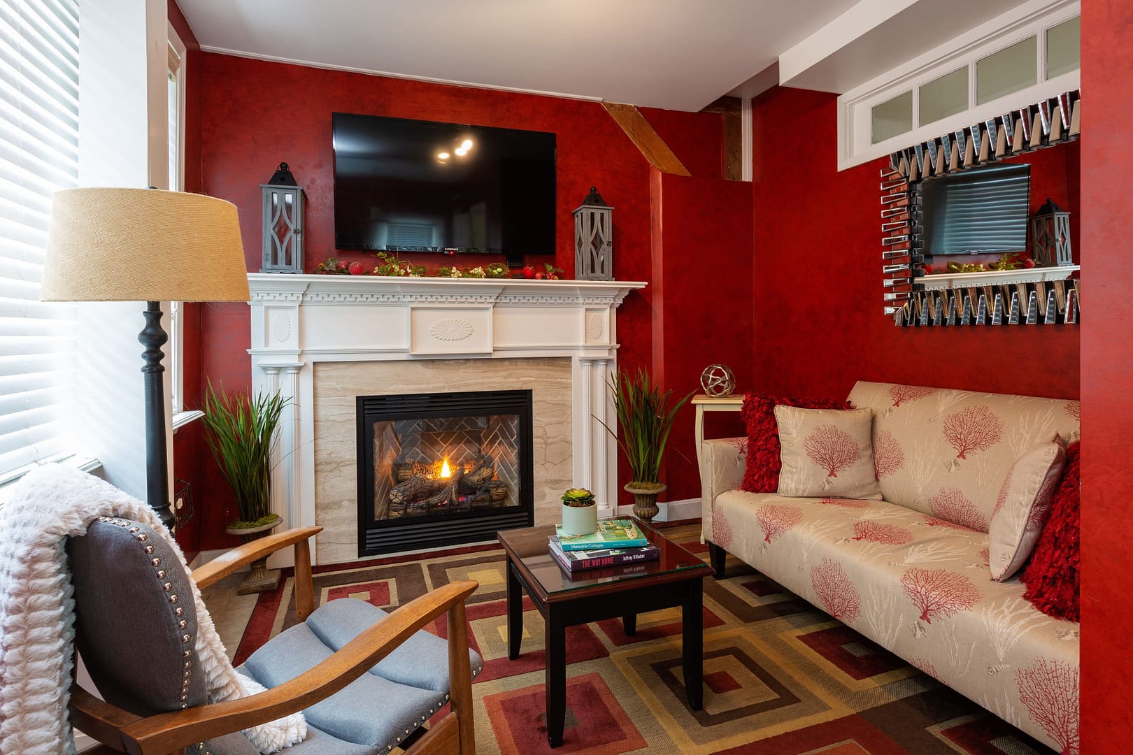 Living room view of Hartstone Inn