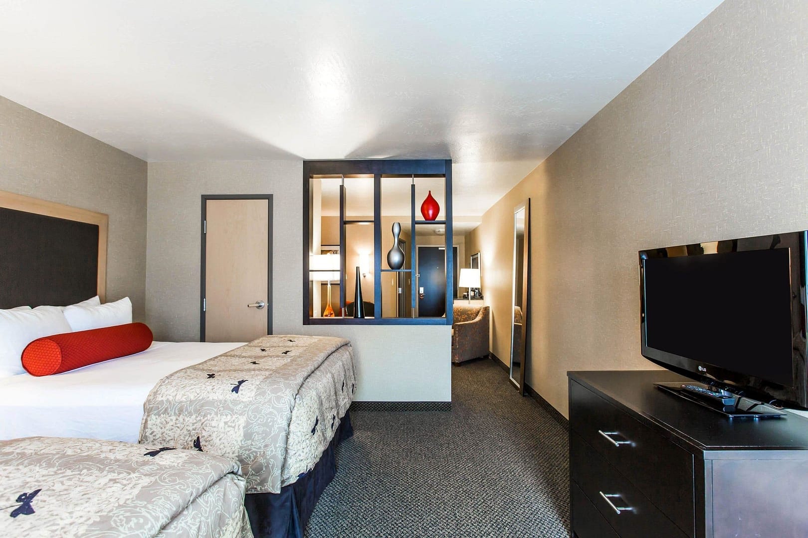 Bedroom view of Cambria Hotel Rapid City near Mount Rushmore