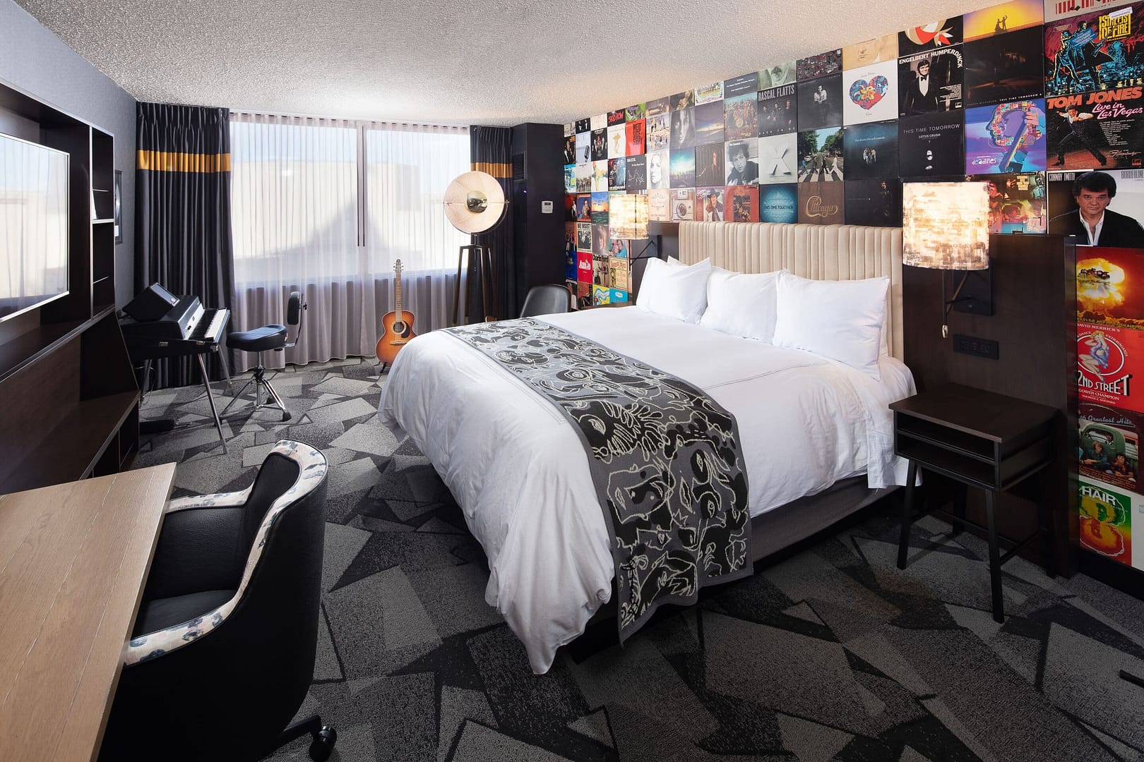 Bedroom view of Saint Kate - The Arts Hotel