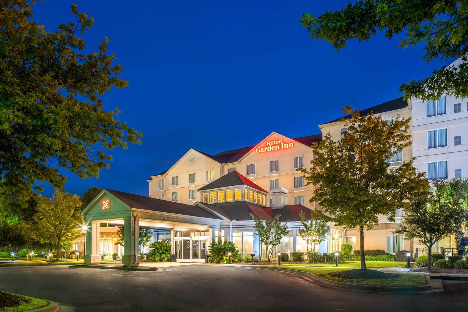 Building view of Hilton Garden Inn Augusta
