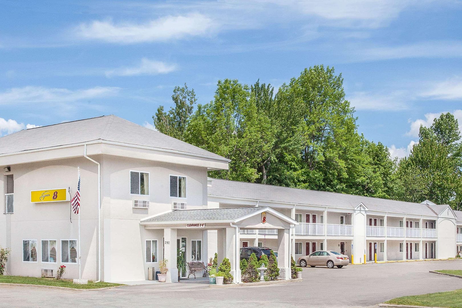 Building view of Super 8 by Wyndham Monticello