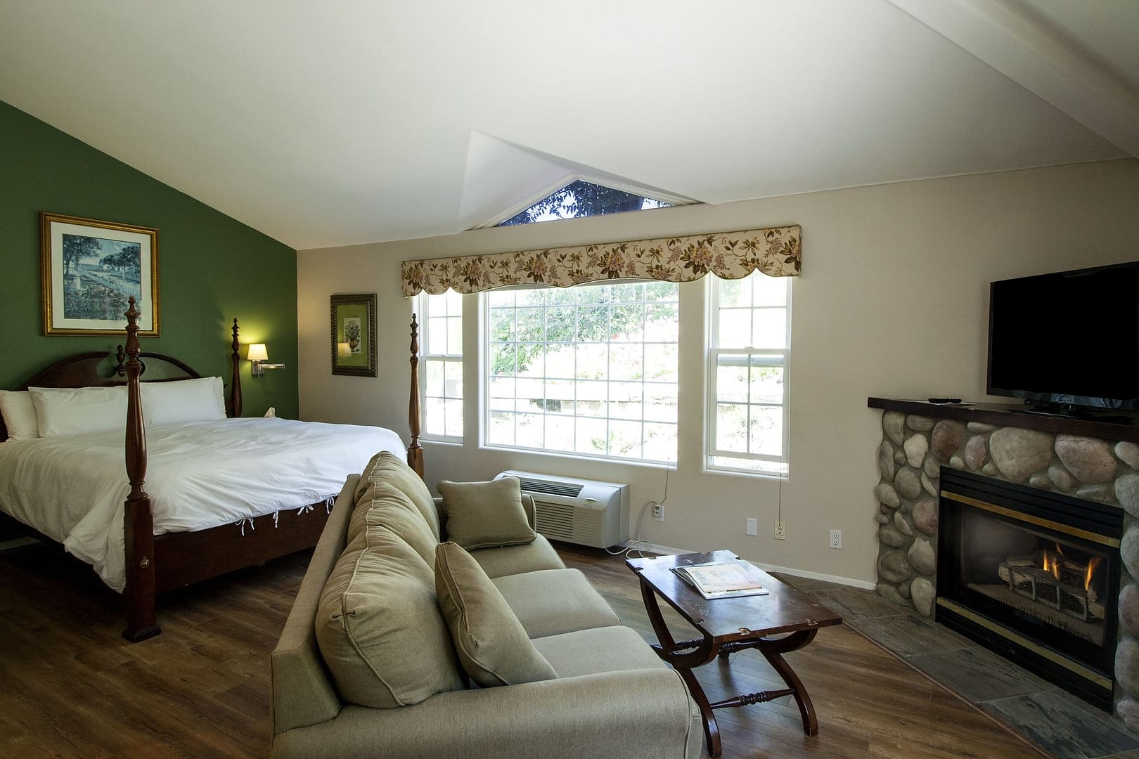 Bedroom view of Malibu Country Inn