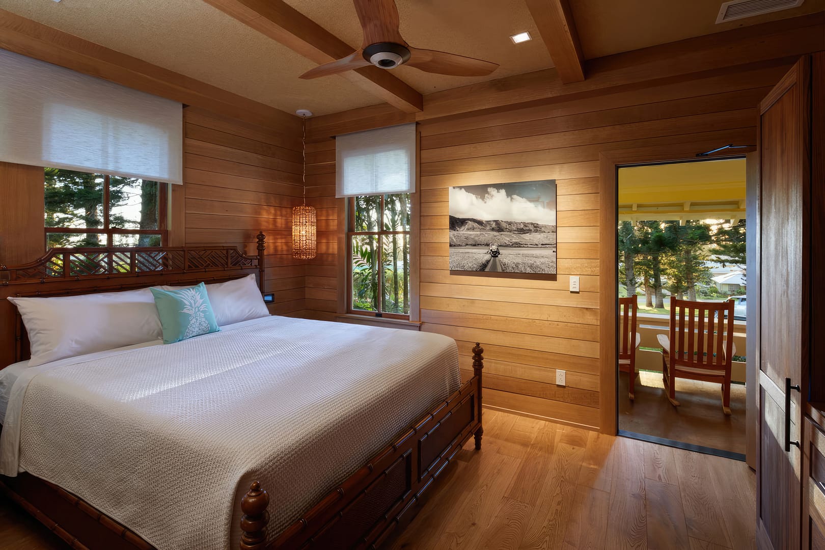 Bedroom view of Hotel Lanai