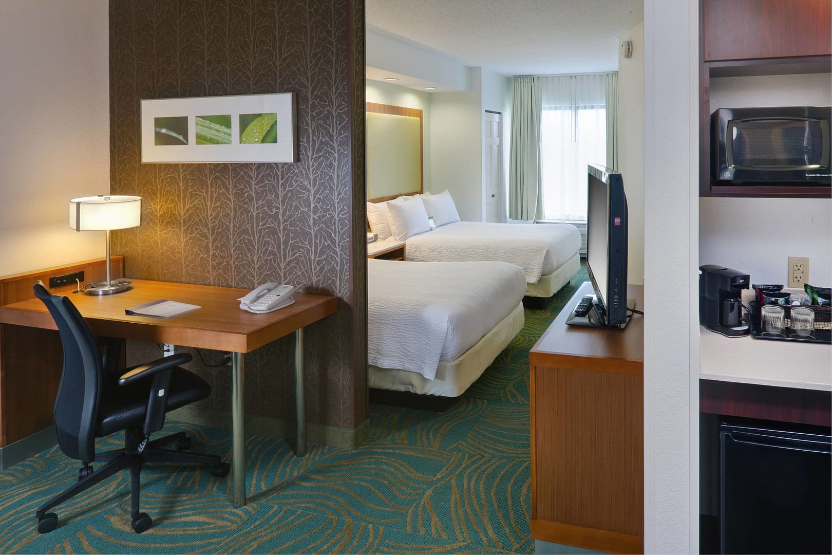 Bedroom view of SpringHill Suites by Marriott Lansing West