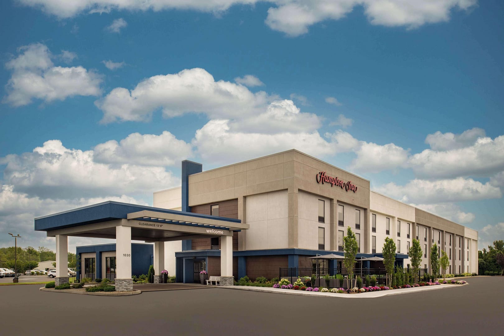 Building view of Hampton Inn Seekonk