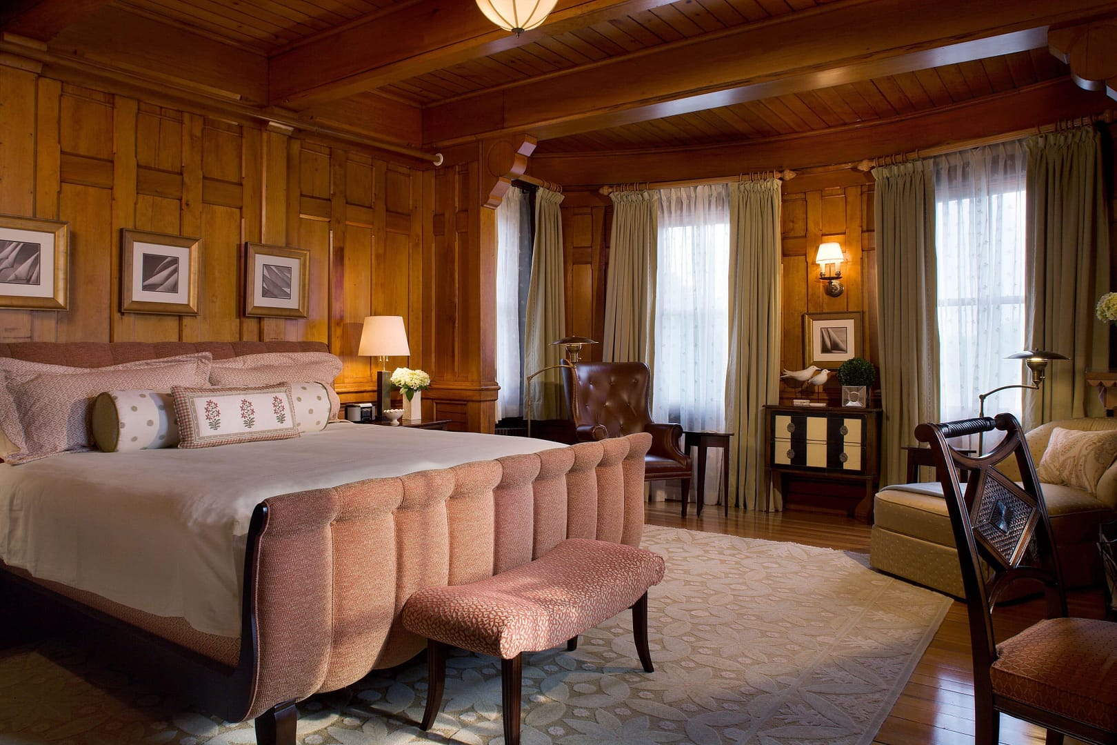 Bedroom view of Castle Hill Inn