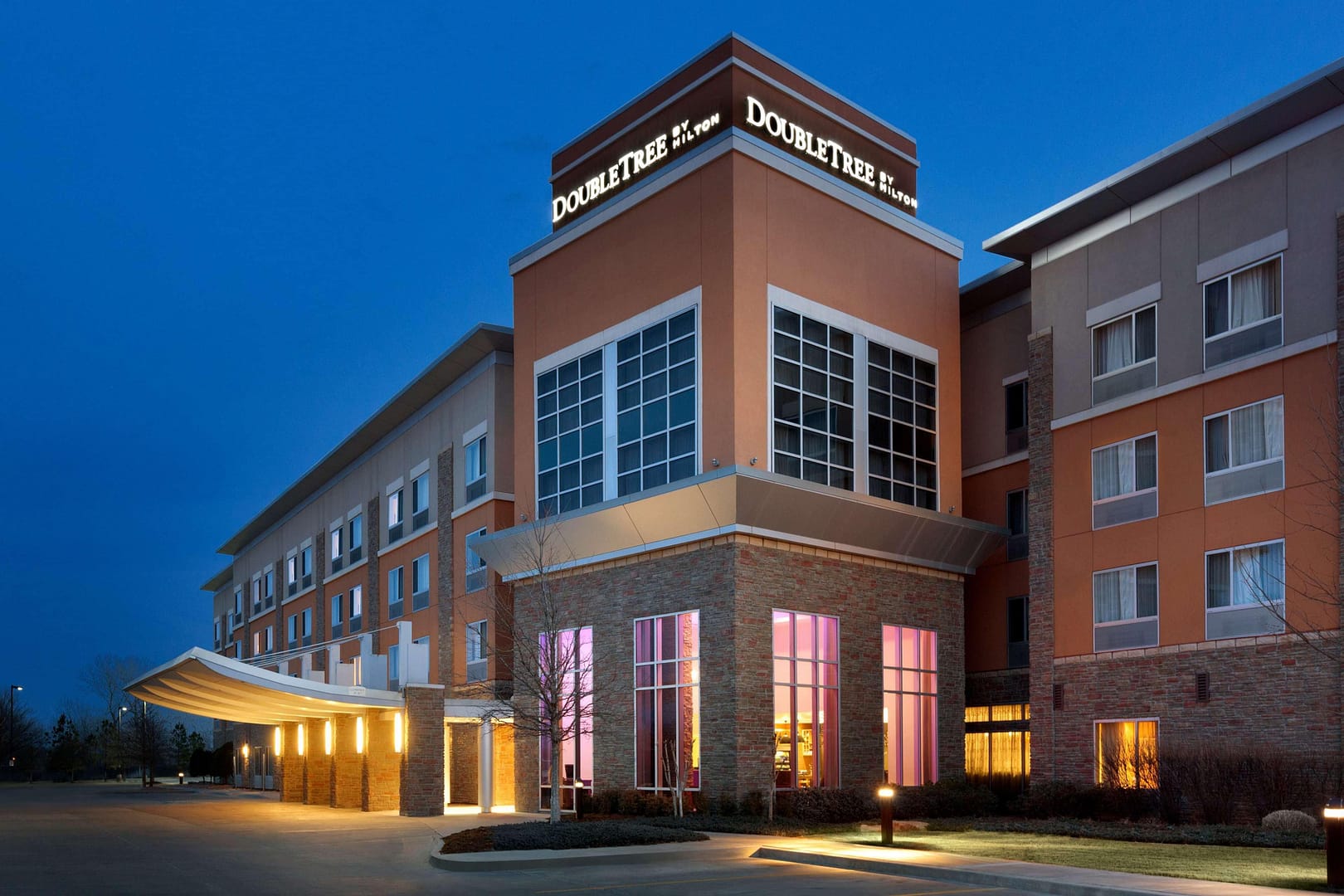 Building view of DoubleTree by Hilton Hotel Oklahoma City Airport
