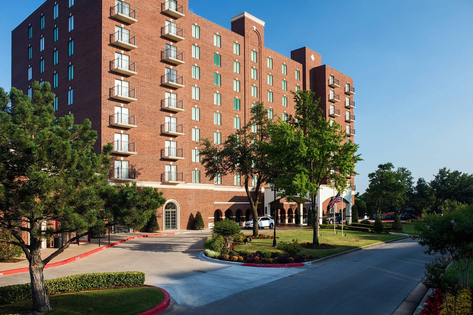 Building view of Renaissance Waterford Oklahoma City Hotel