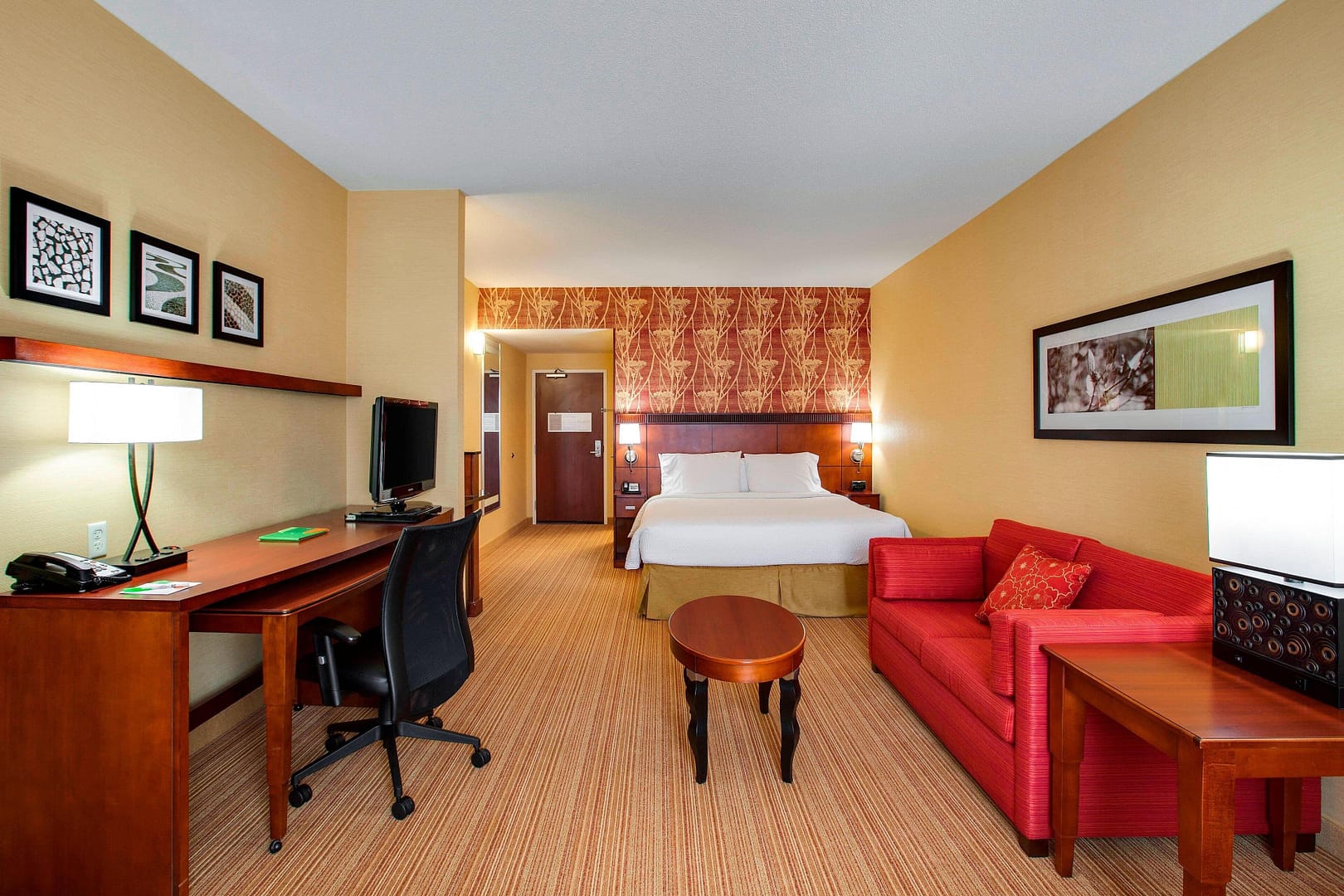 Bedroom view of Courtyard Chicago Schaumburg/Woodfield Mall