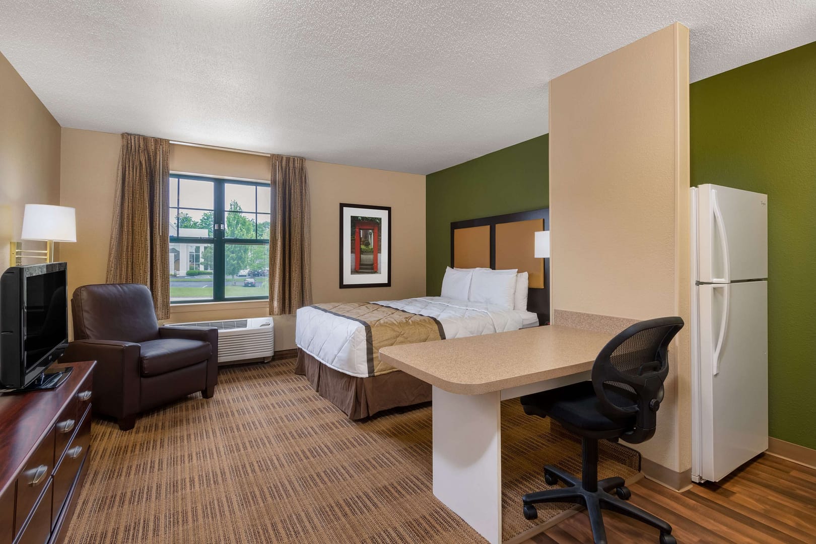 Bedroom view of Extended Stay America Suites Chicago Schaumburg I-90