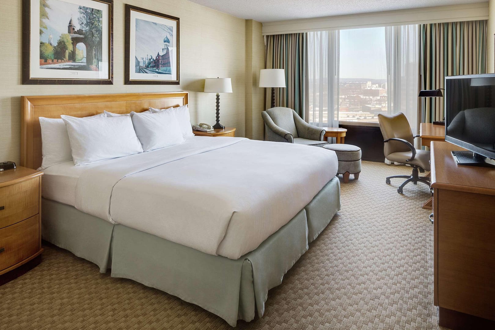 Bedroom view of DoubleTree by Hilton Hartford Downtown