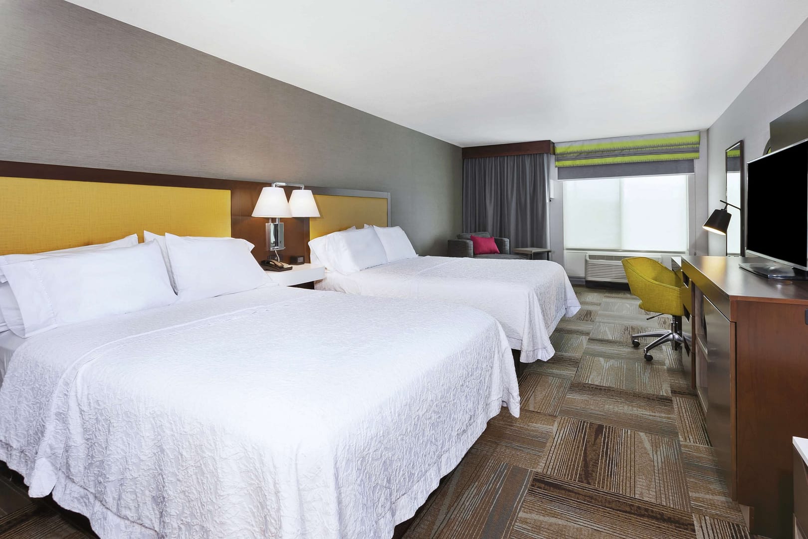 Bedroom view of Hampton Inn Idaho Falls at the Mall
