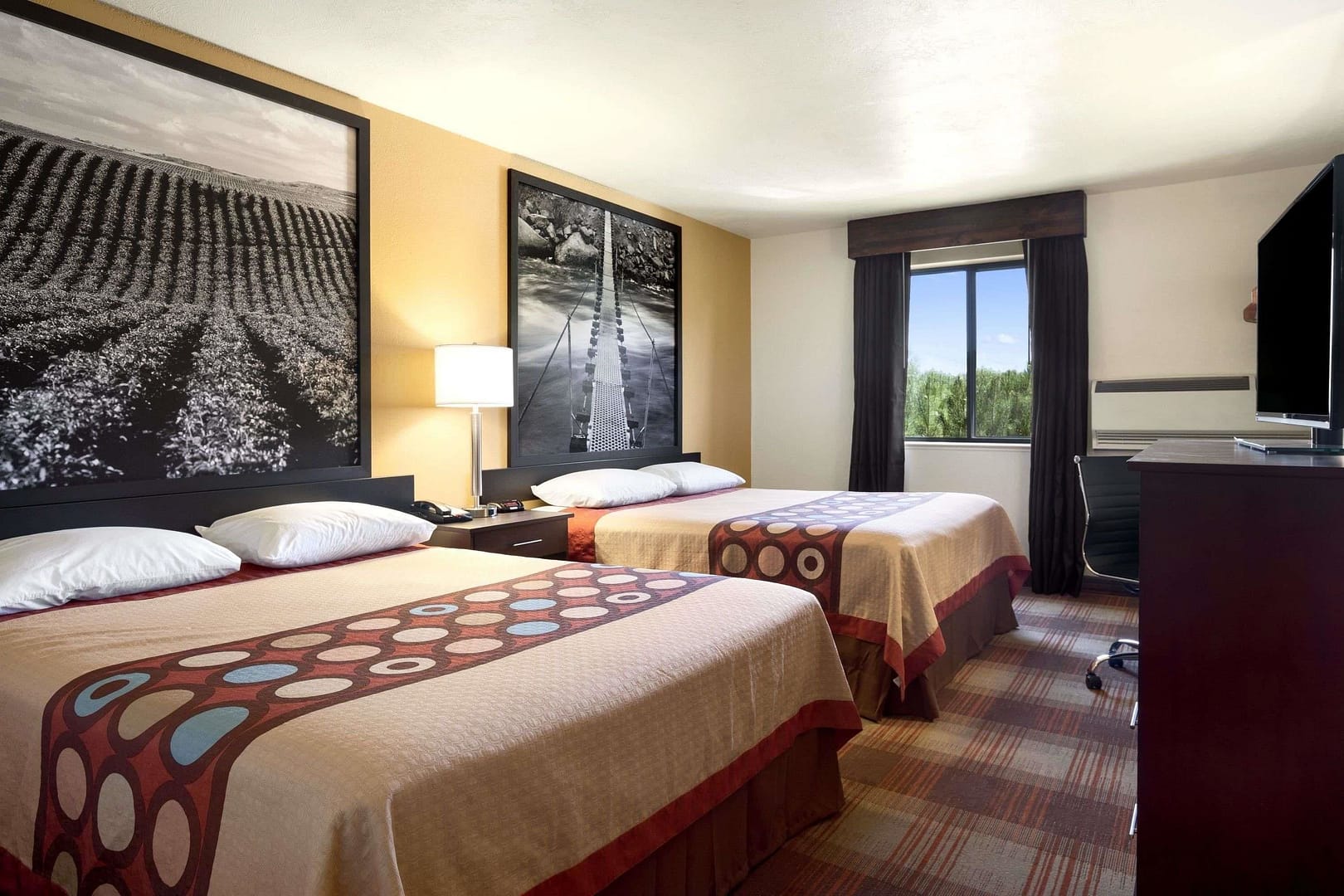 Bedroom view of Super 8 by Wyndham Idaho Falls