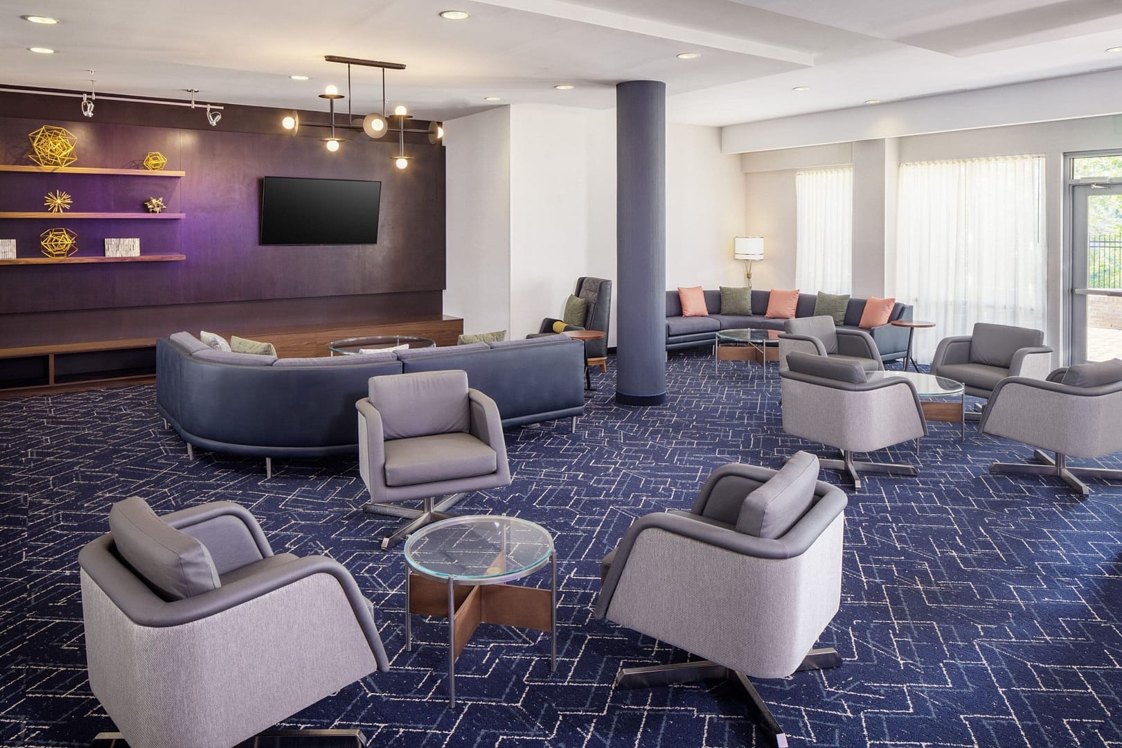 Lounge view of Courtyard by Marriott Charleston Downtown Civic Center