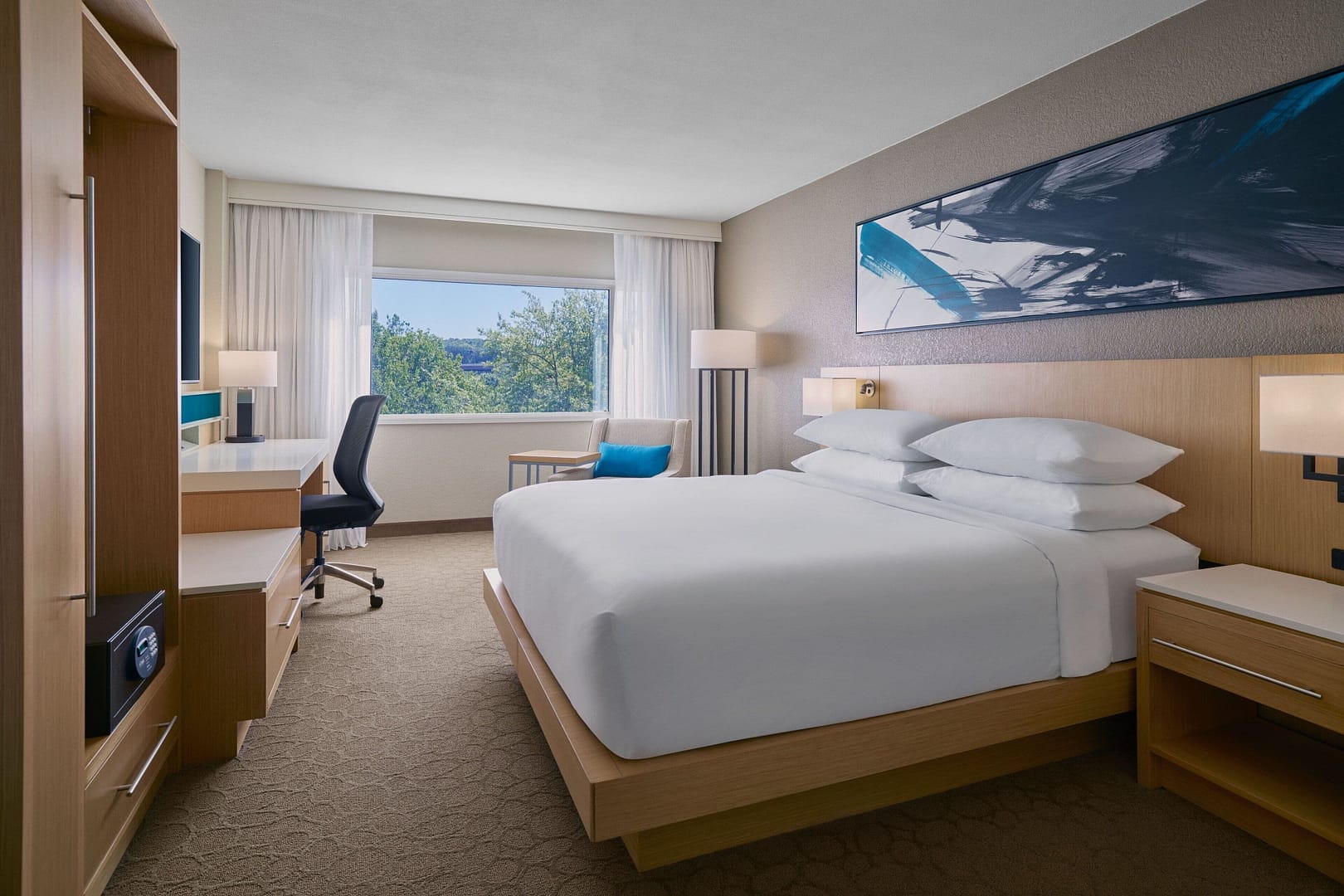 Bedroom view of Delta Hotels by Marriott Little Rock West