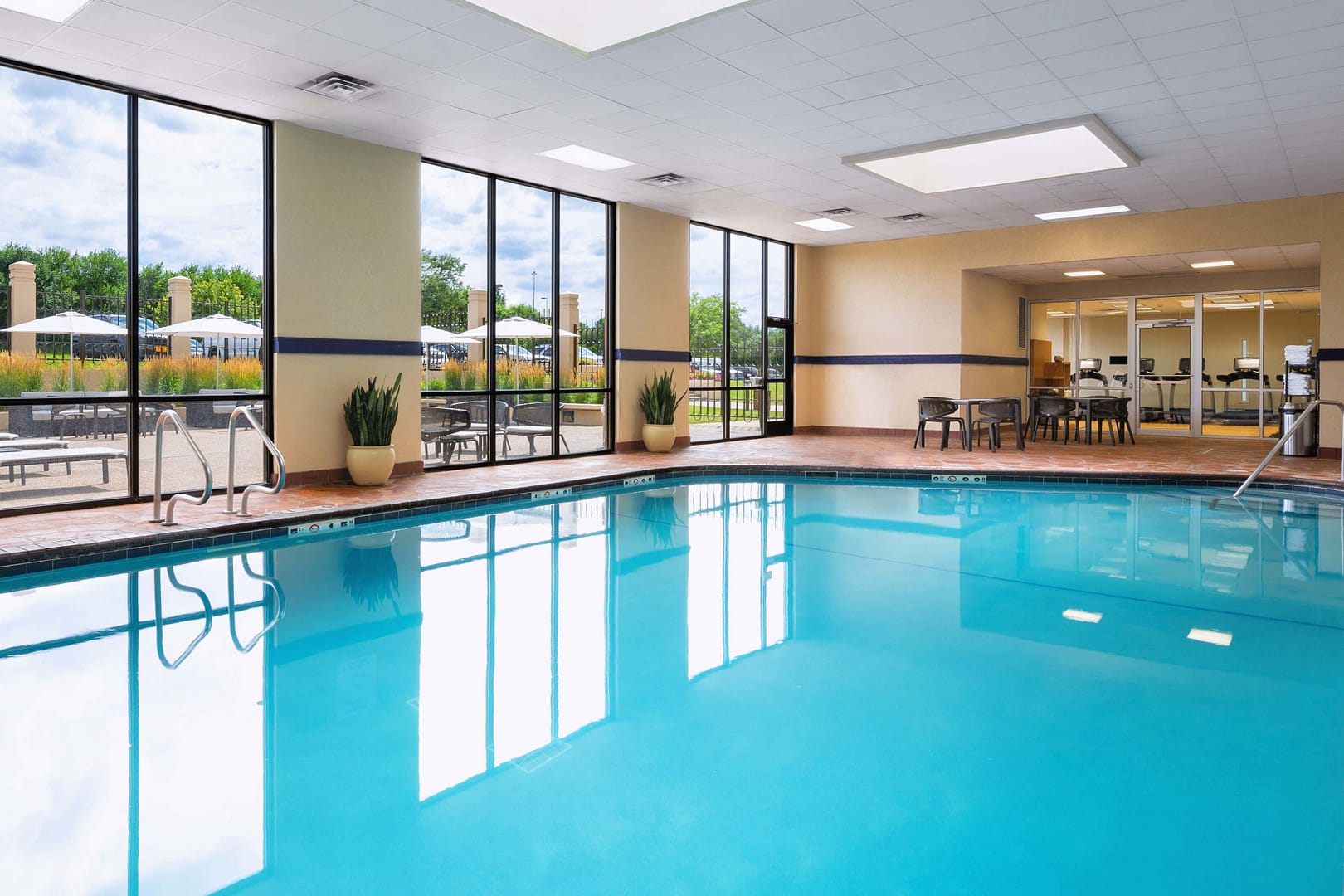 Pool view of Sheraton West Des Moines Hotel