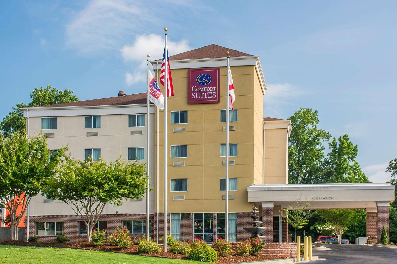 Building view of Comfort Suites Huntsville MidCity District at Research Park