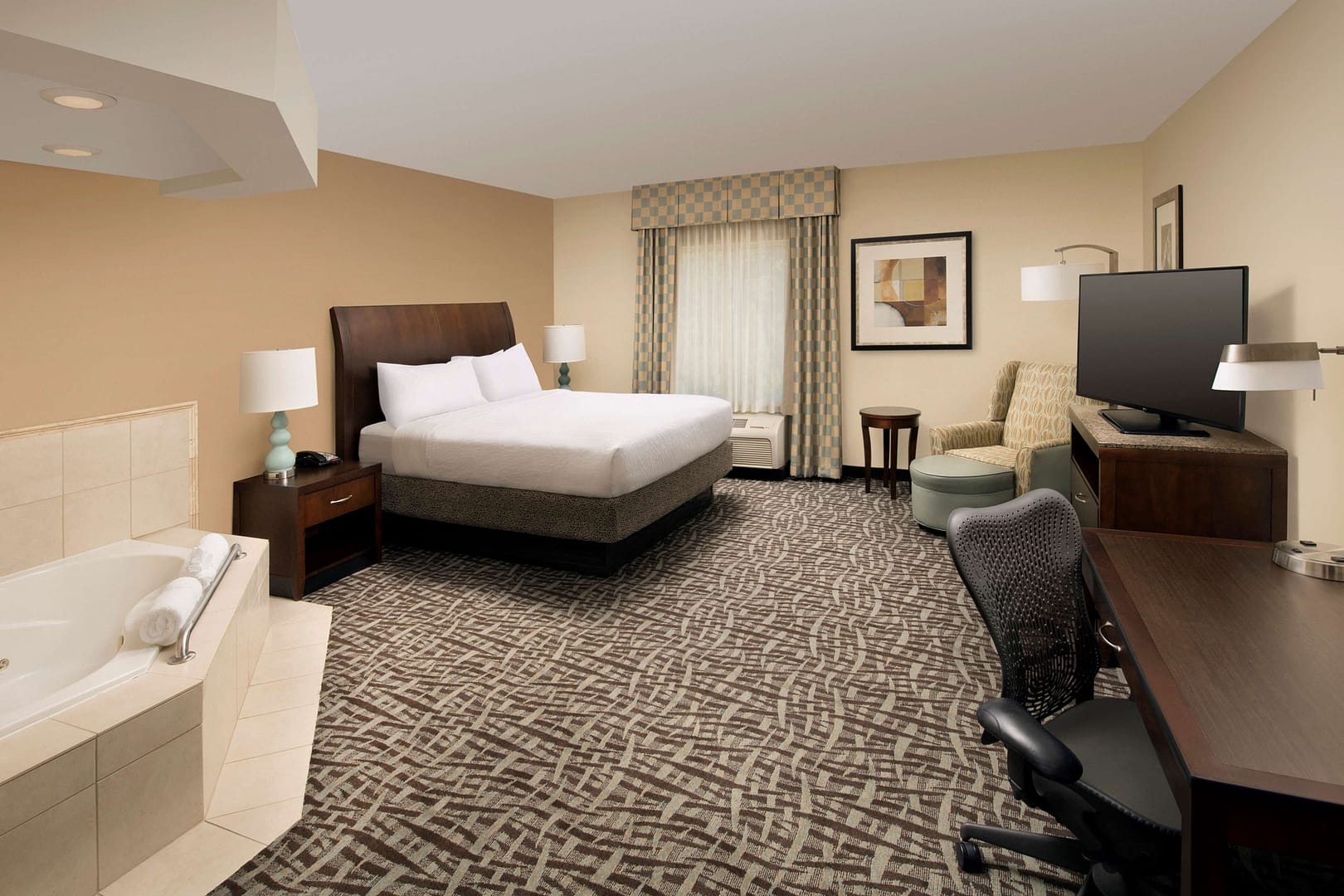 Bedroom view of Hilton Garden Inn Huntsville South/Redstone Arsenal