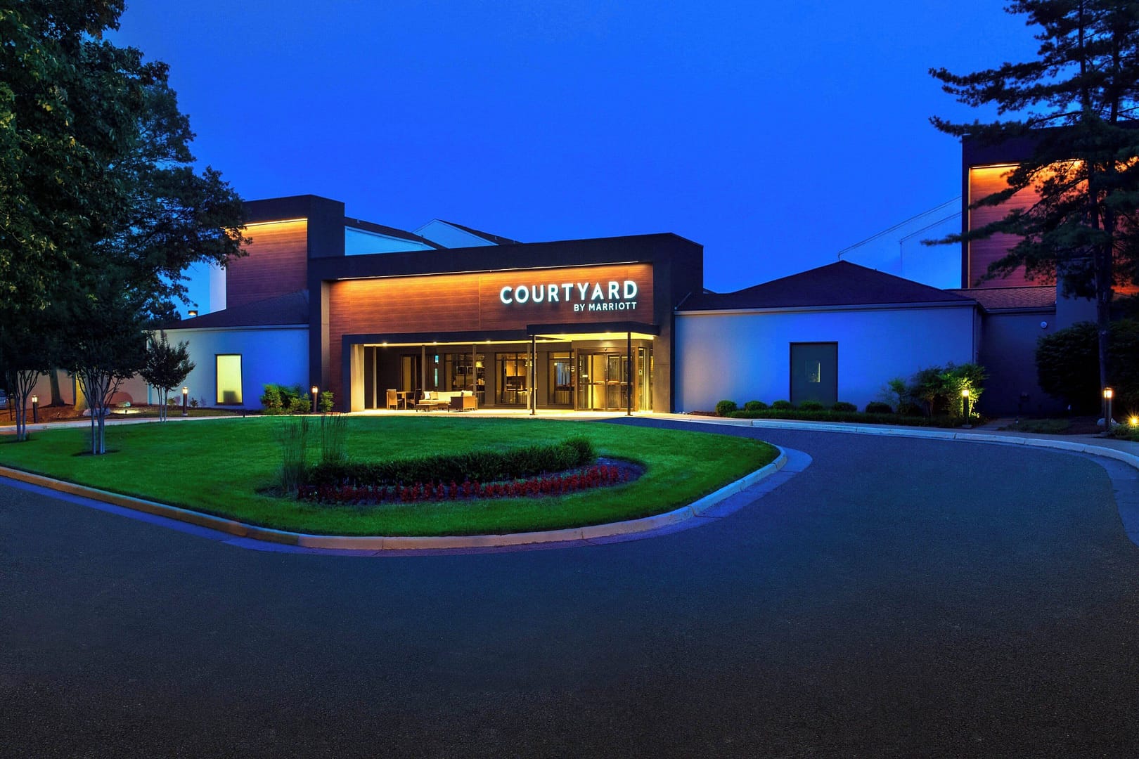 Building view of Courtyard by Marriott Dulles Airport Herndon Reston