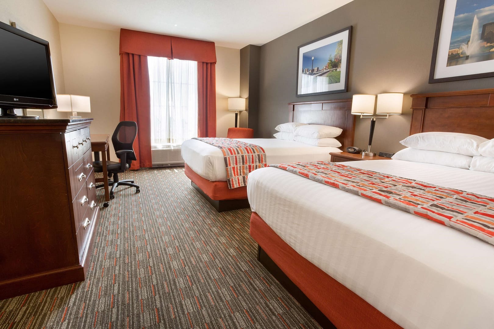Bedroom view of Drury Inn & Suites Dayton North
