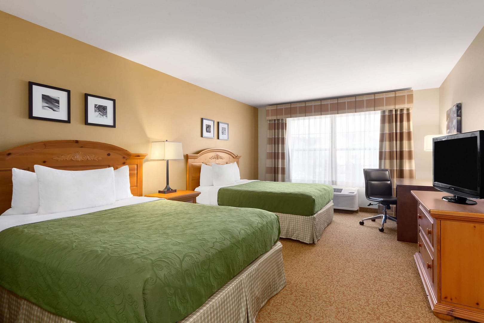 Bedroom view of Country Inn & Suites by Radisson, Rochester South