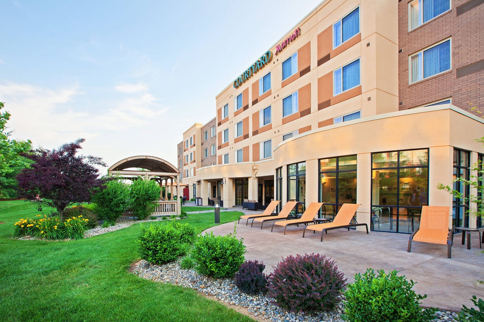 Building view of Courtyard by Marriott Louisville Northeast