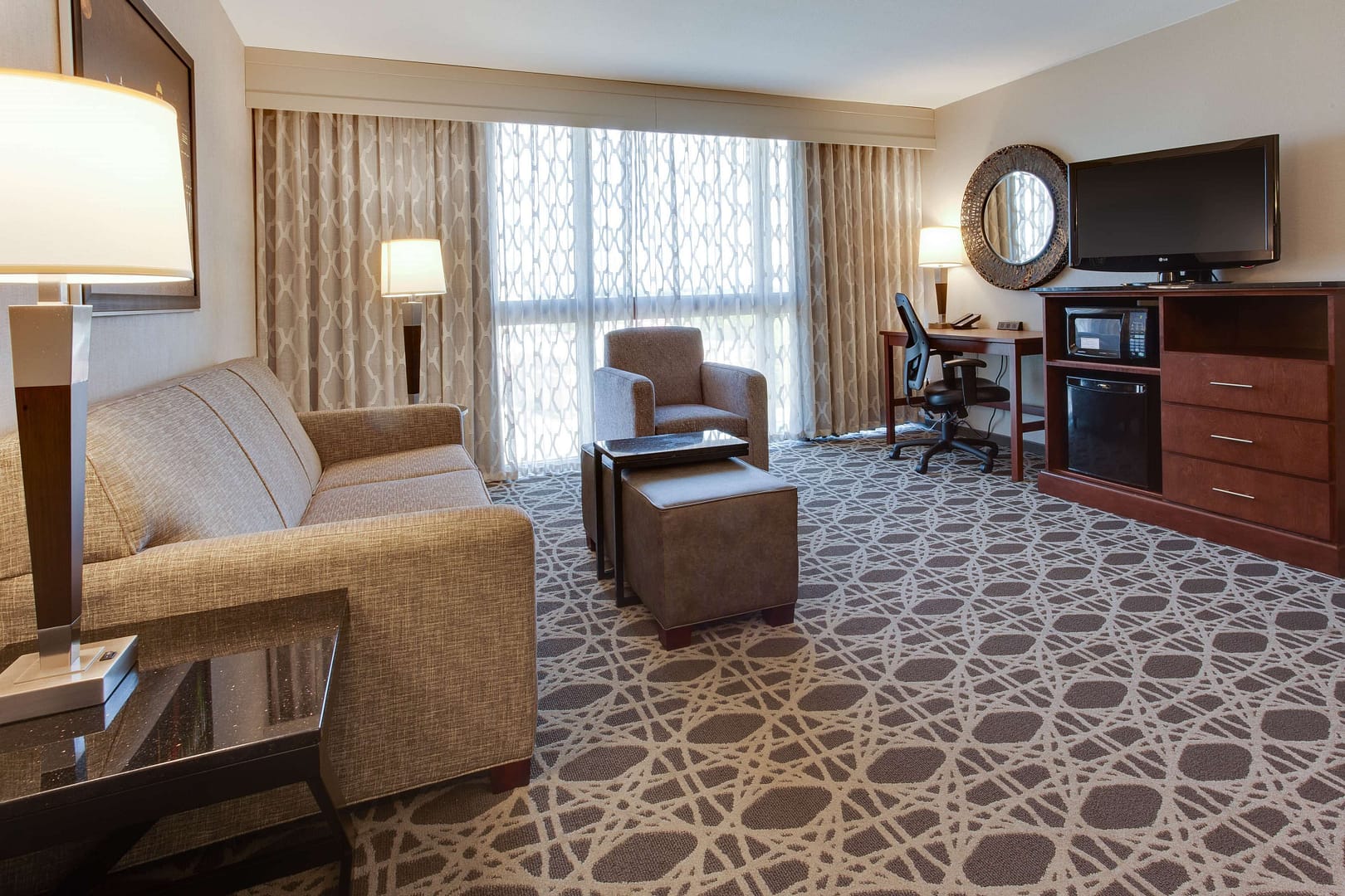 Living room view of Drury Inn & Suites Louisville East