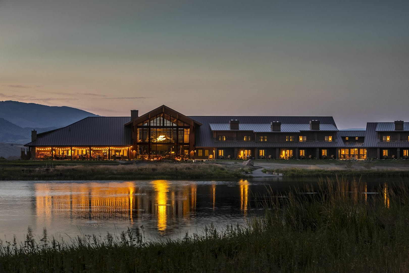 Building view of Sage Lodge