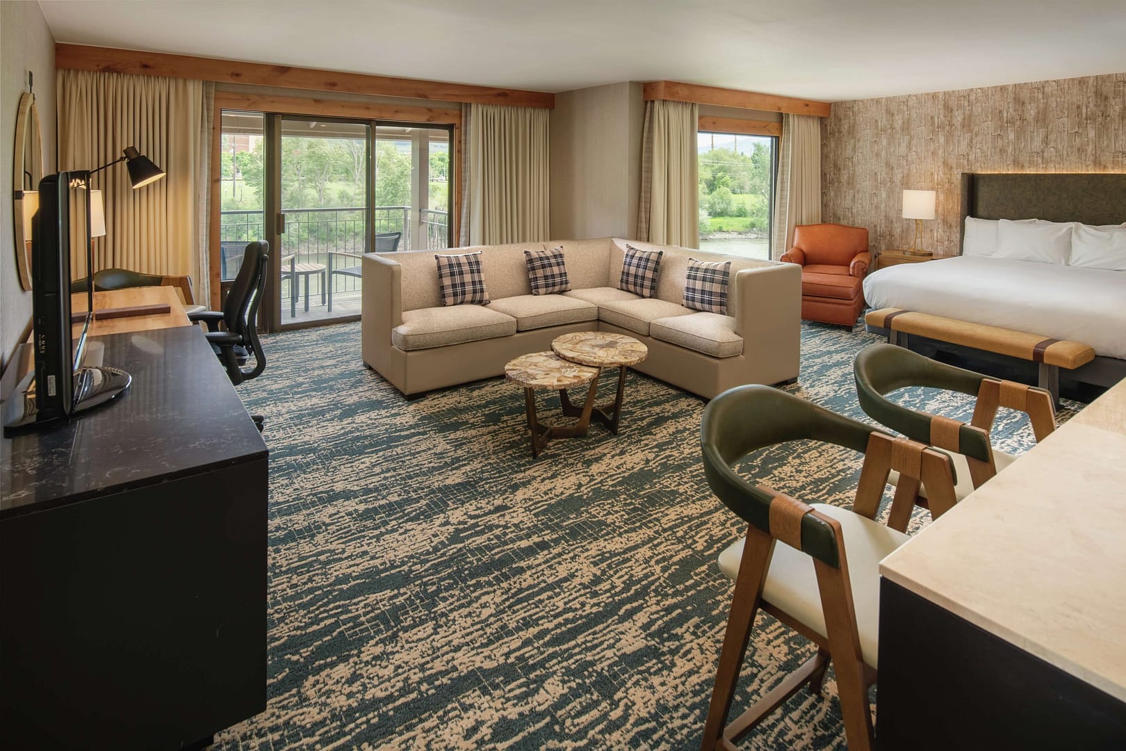 Bedroom view of DoubleTree by Hilton Hotel Missoula Edgewater