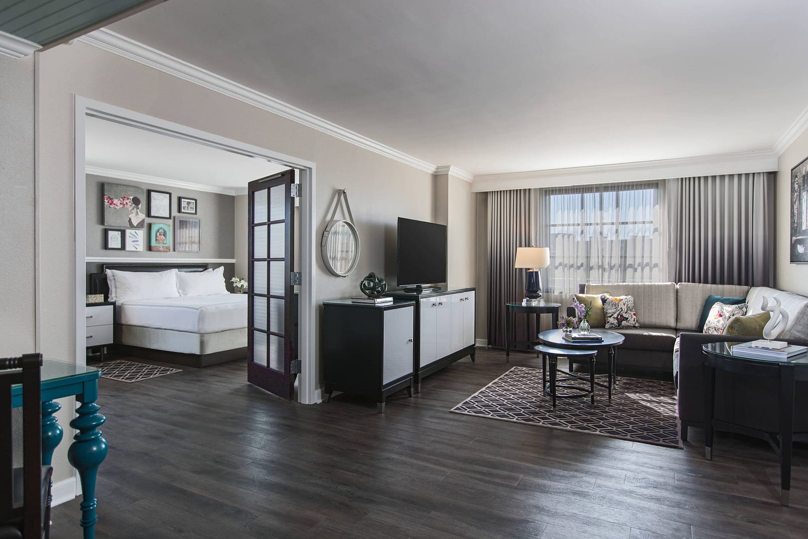Living room view of The Lindy Renaissance Charleston Hotel