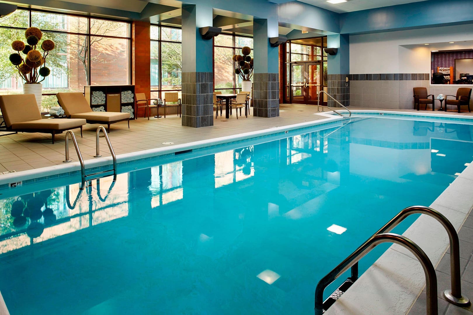 Pool view of Marriott Cincinnati North