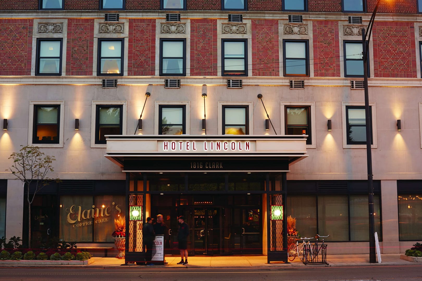 Building view of Hotel Lincoln