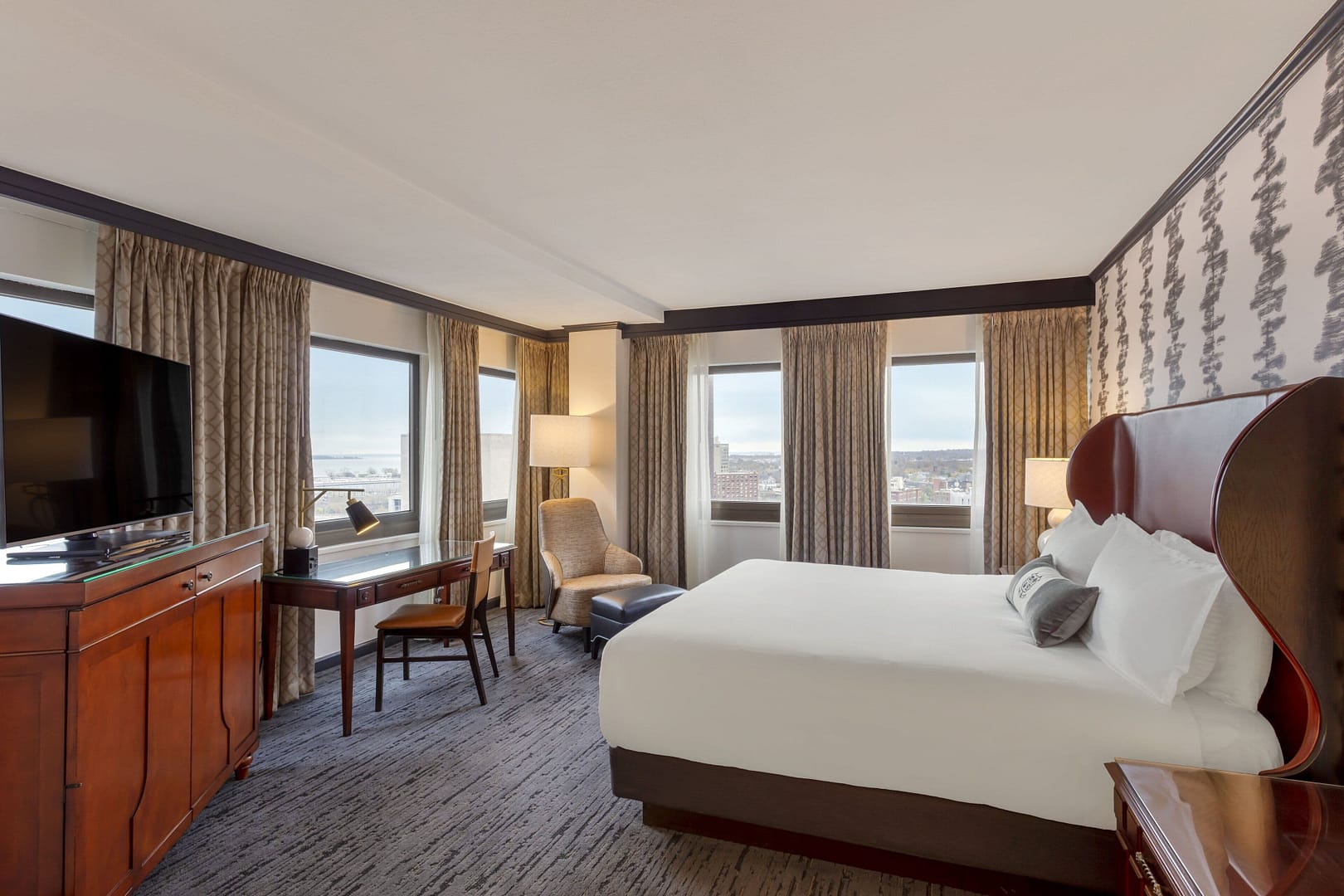 Bedroom view of Omni New Haven Hotel at Yale