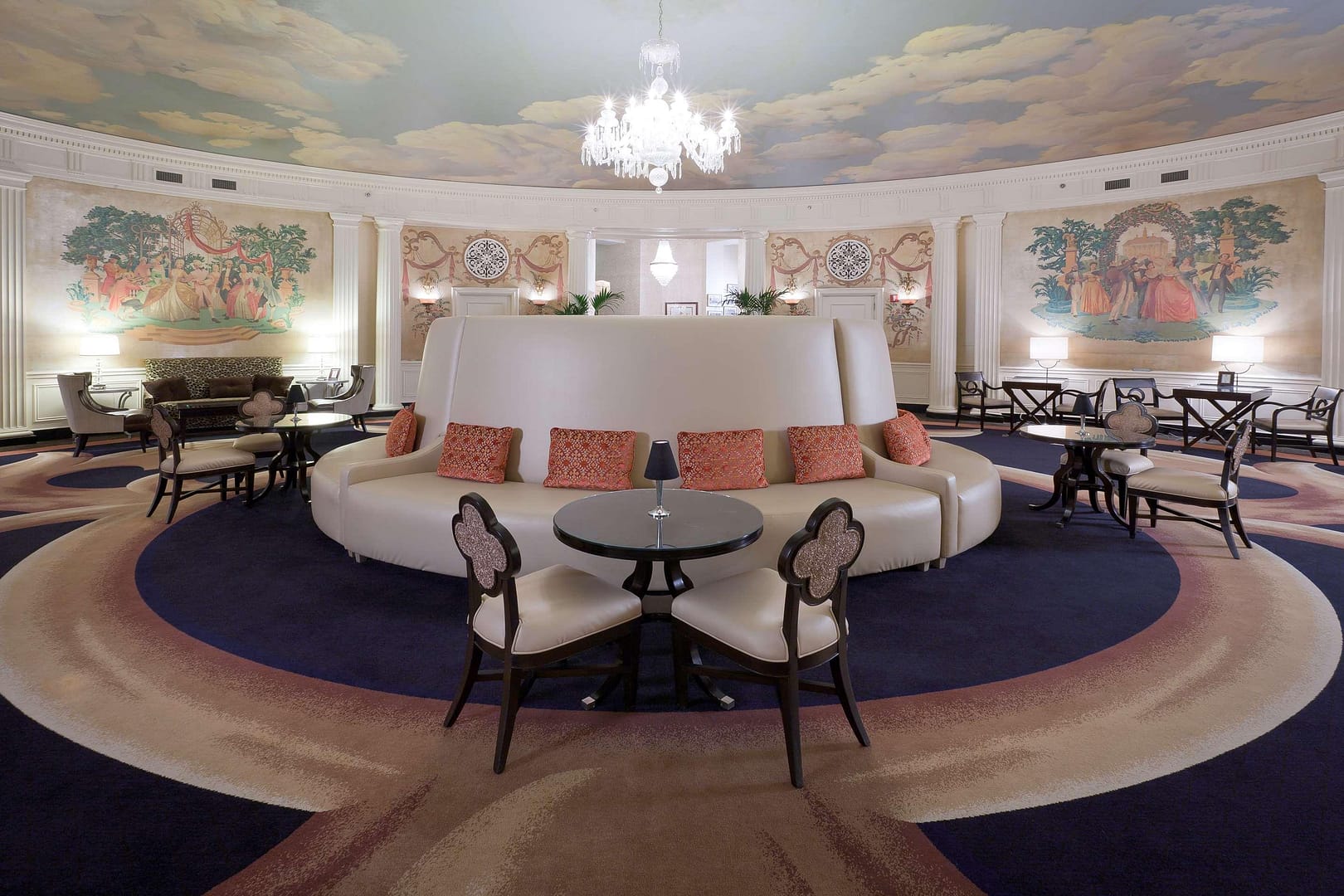 Living room view of Hotel Roanoke & Conference Center,Curio Collection by Hilton