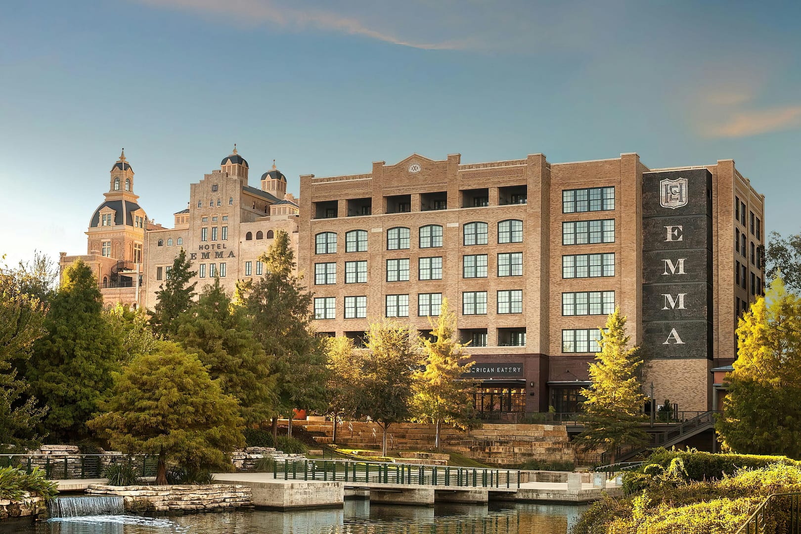 Building view of Hotel Emma