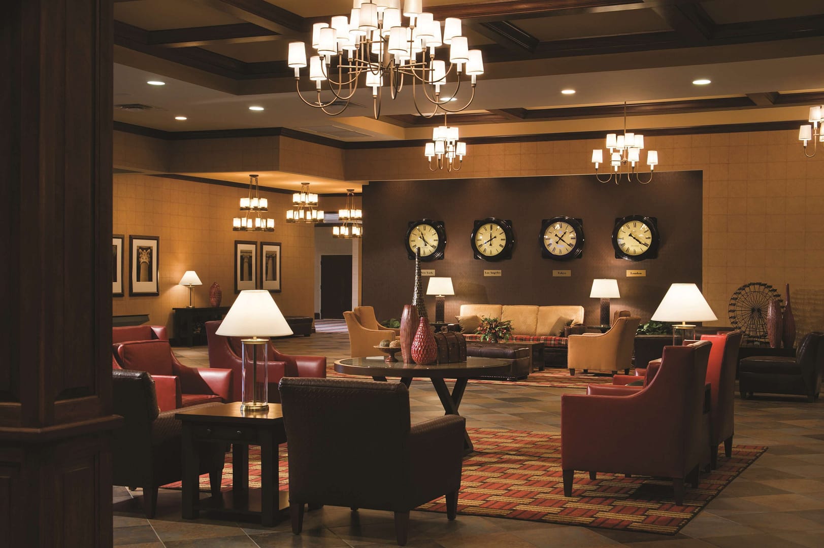 Lounge view of DoubleTree by Hilton Hotel Cincinnati Airport