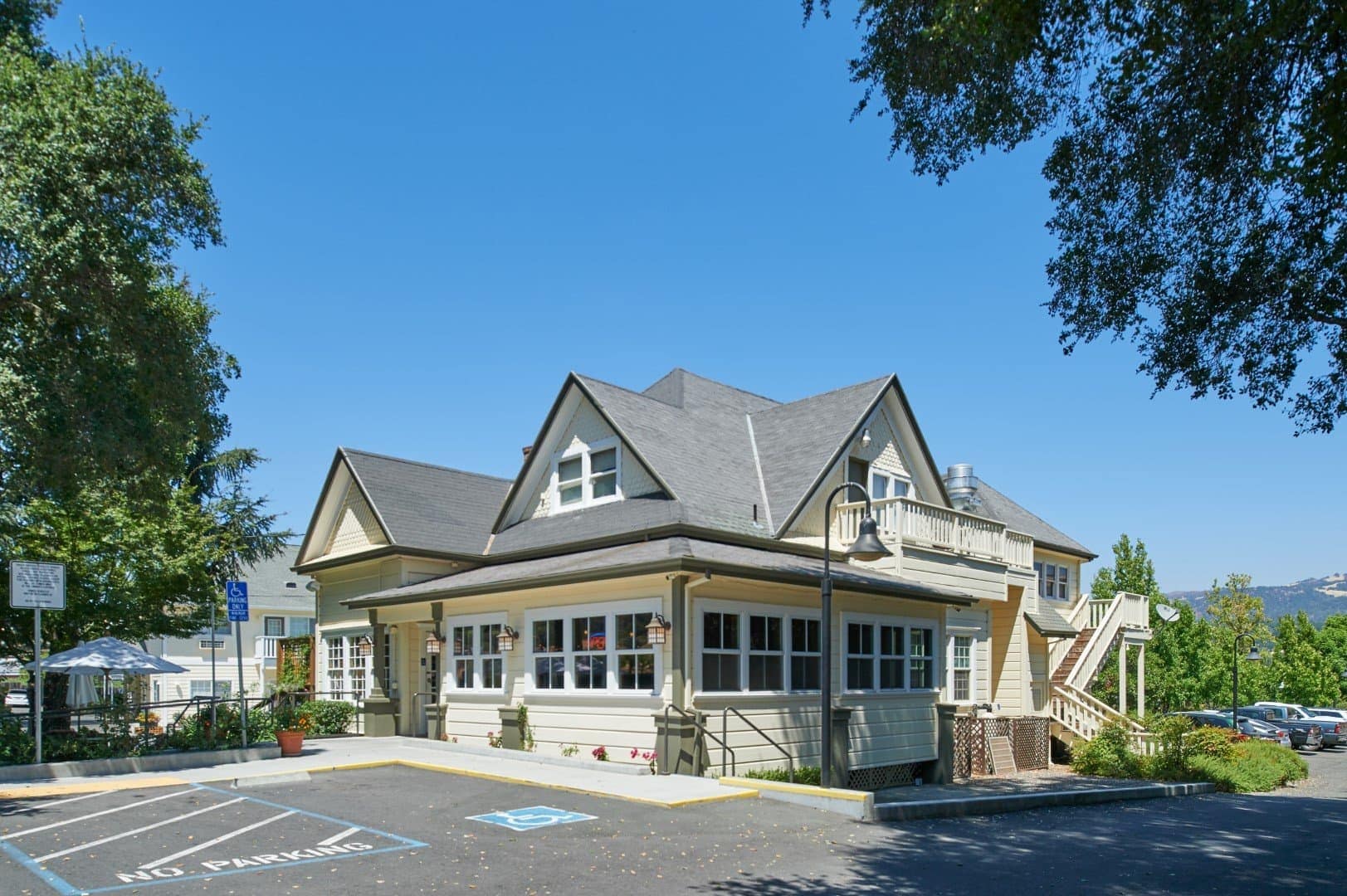 Geyserville Inn
