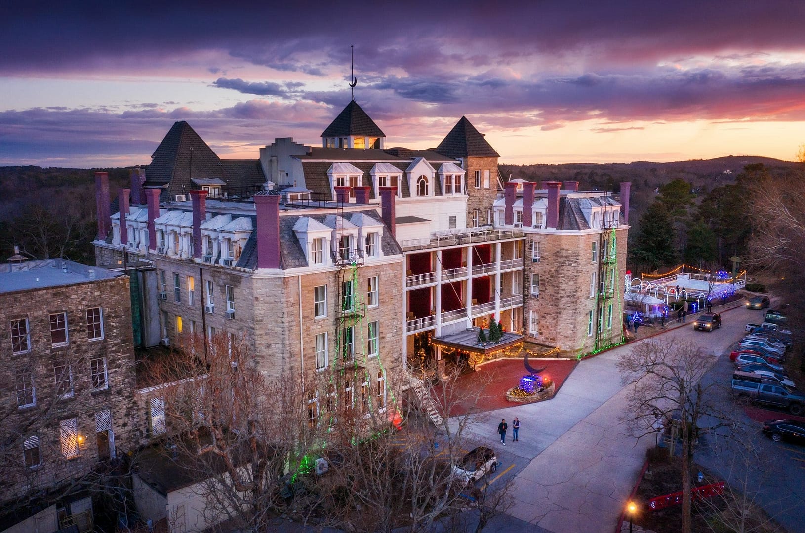 Building view of 1886 Crescent Hotel & Spa