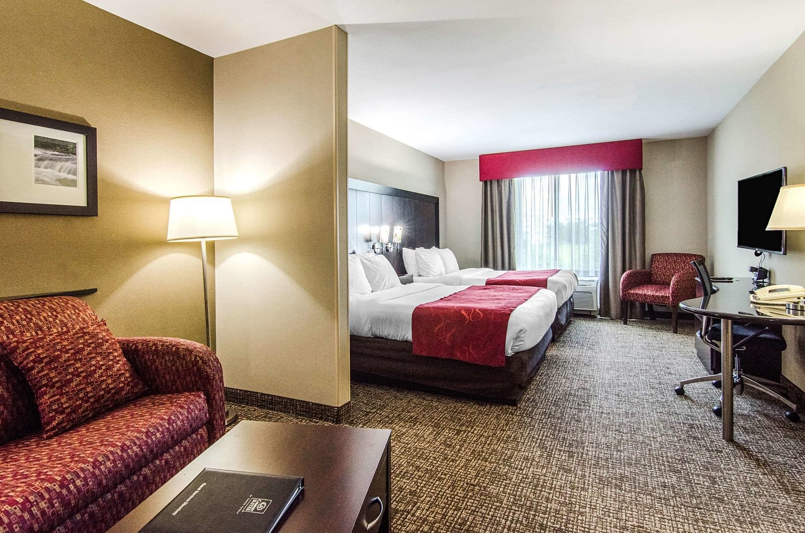 Bedroom view of Comfort Suites Bentonville - Rogers