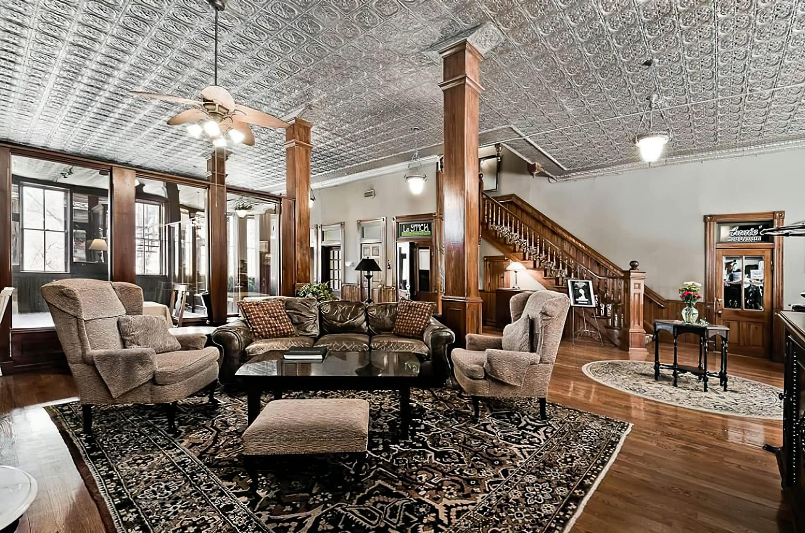 Lobby view of New Orleans Hotel