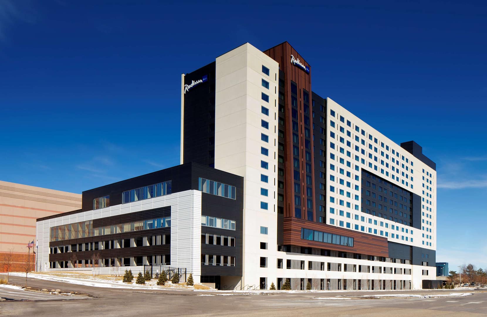 Building view of Radisson Blu Mall of America