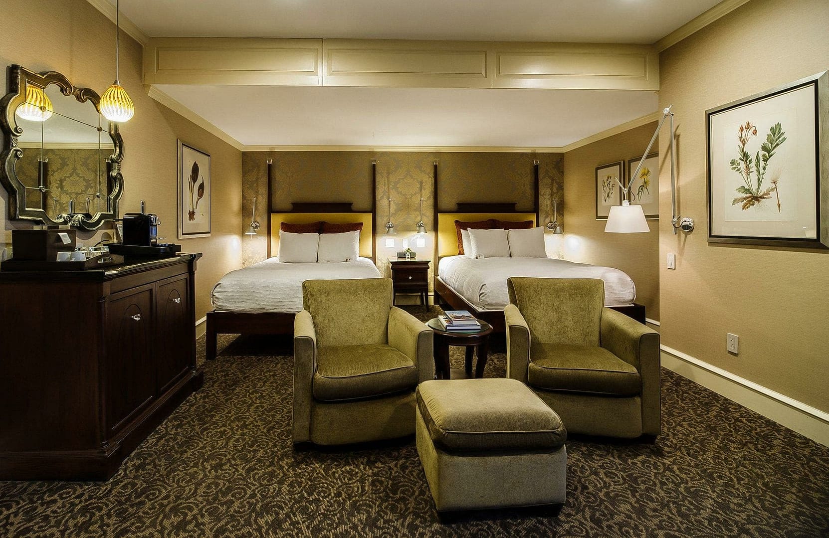 Bedroom view of Chestnut Hill Hotel
