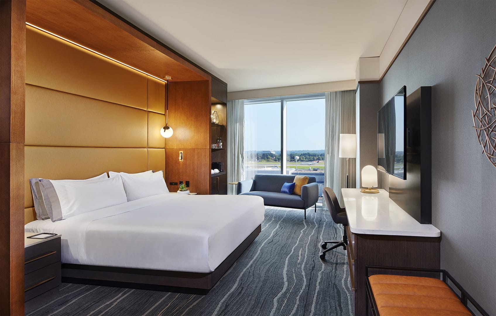 Bedroom view of InterContinental Minneapolis - St. Paul Airport, an IHG Hotel