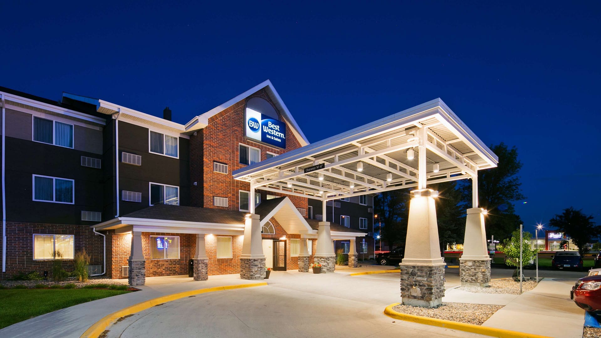 Building view of Best Western Harvest Inn & Suites