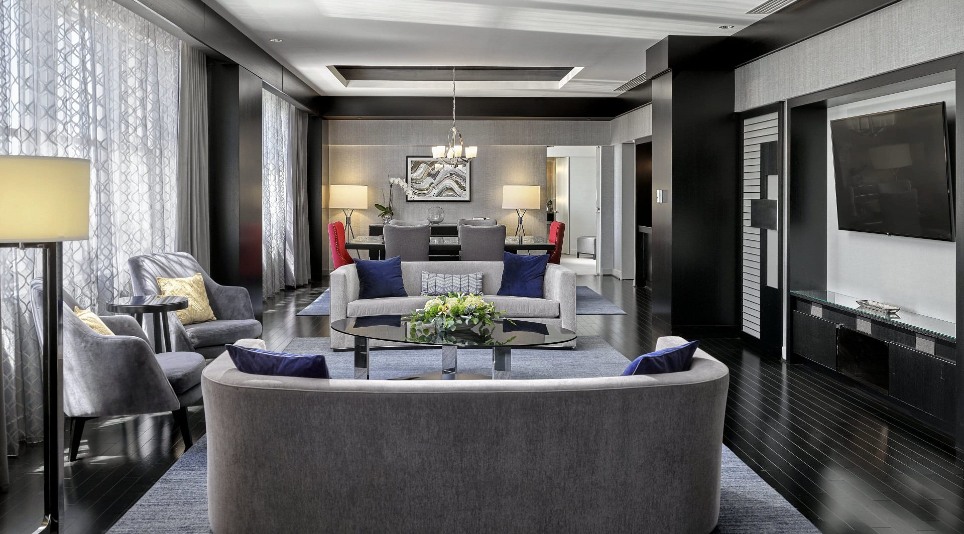 Lounge view of Loews Philadelphia Hotel