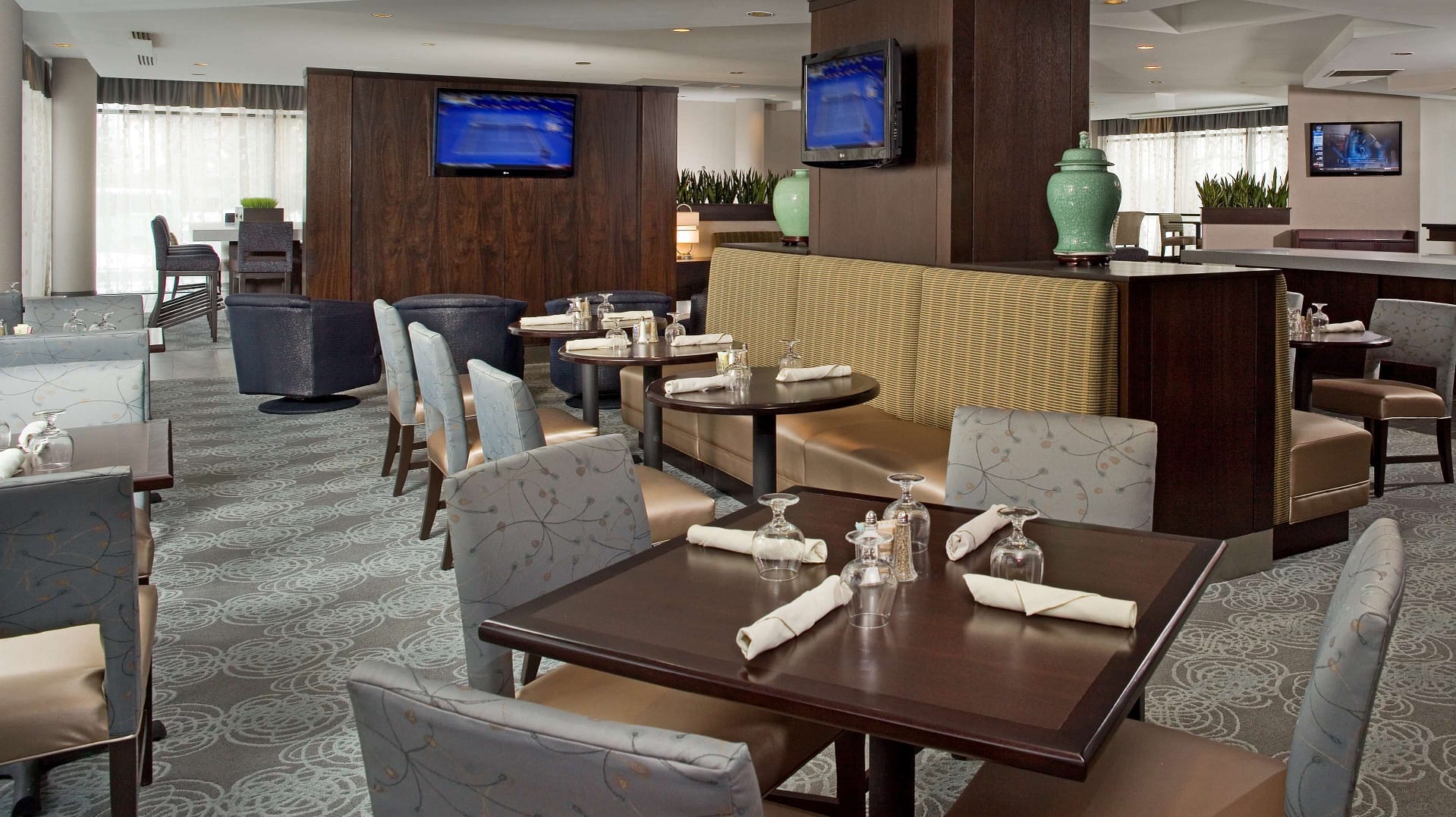 Restaurant view of DoubleTree by Hilton Hotel Chicago Schaumburg