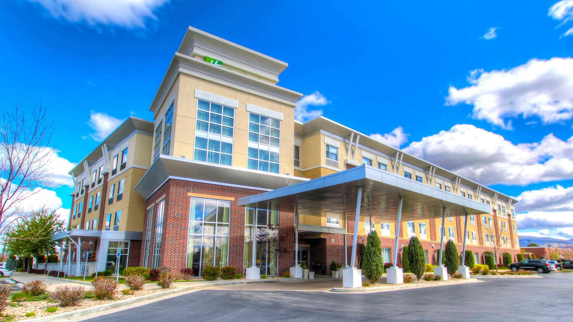 Building view of Holiday Inn Boise Airport, an IHG Hotel