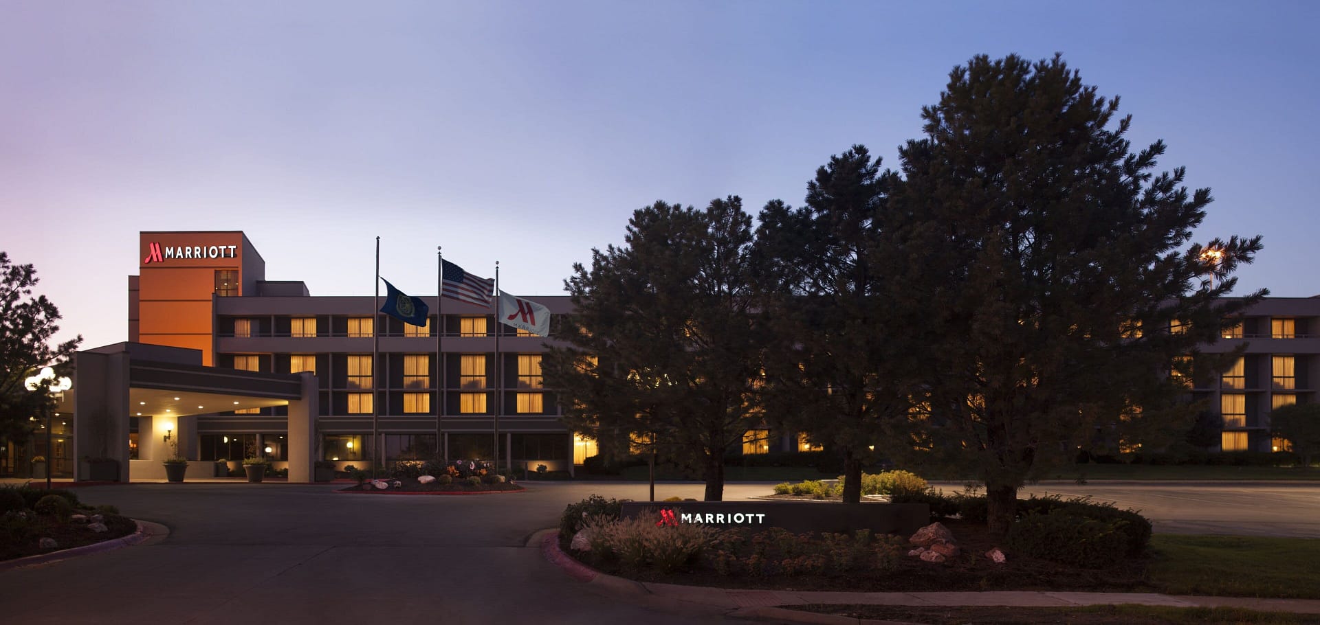 Building view of Omaha Marriott
